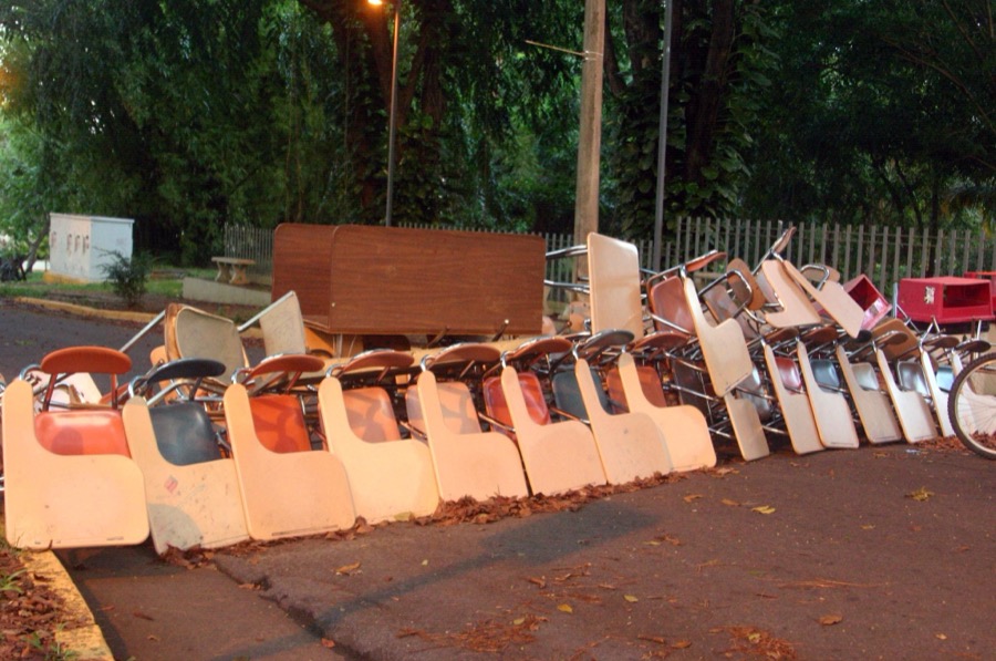 Barricadas en portones de la UPR